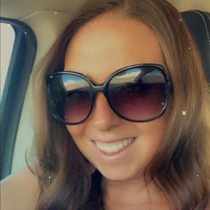 Meet your Posher, Kara